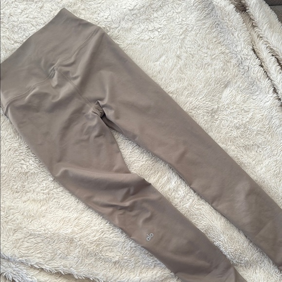 Alo Yoga Taupe Leggings - Picture 5 of 7